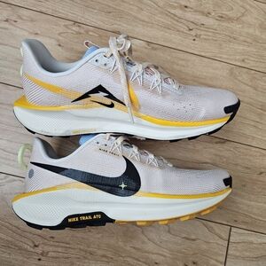 Nike Pegasus Trail 5 Size 8